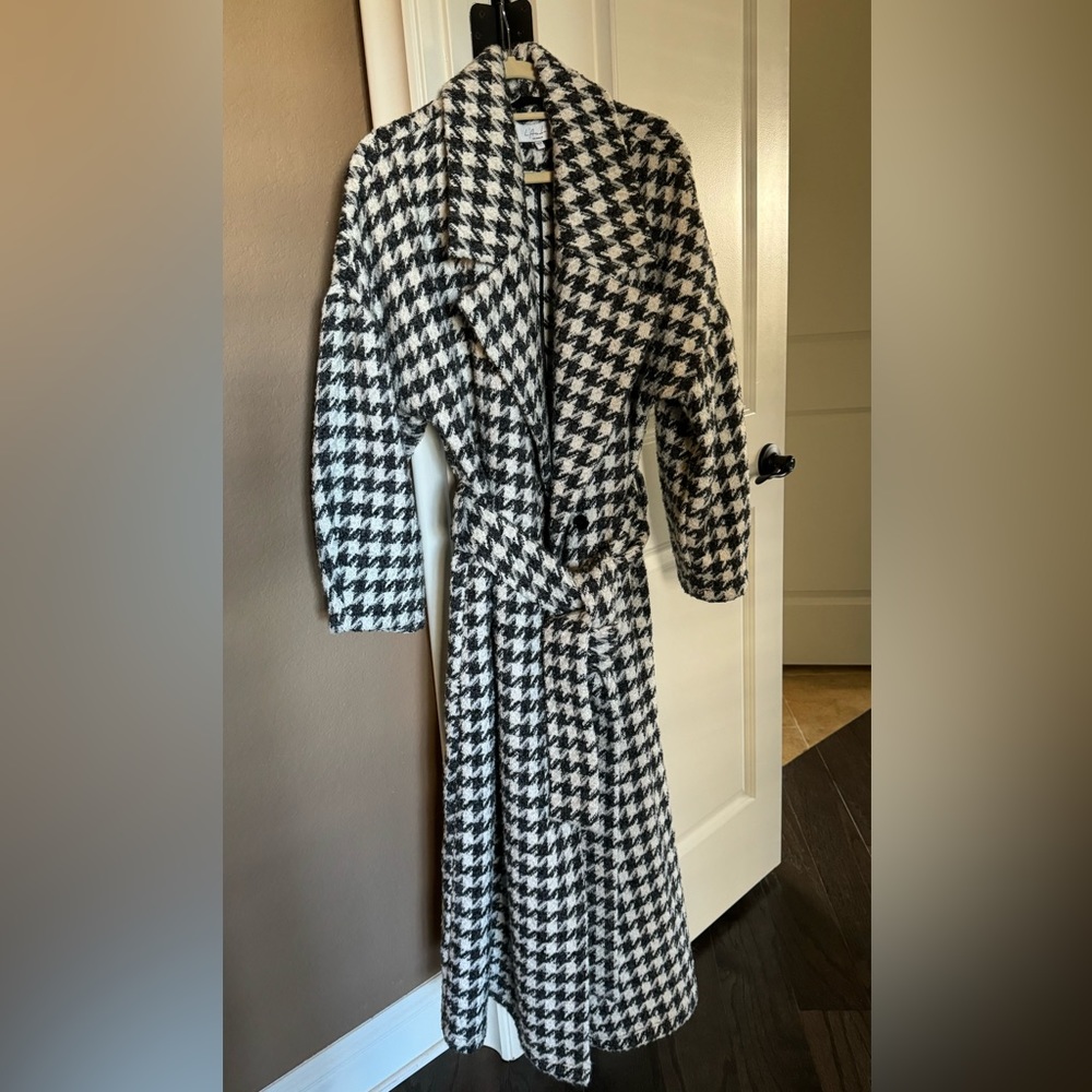 Beautiful L’academe coat. Worn once.